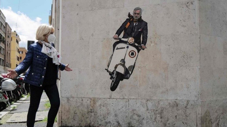 El graffiti de Mourinho antes de ser vandalizado