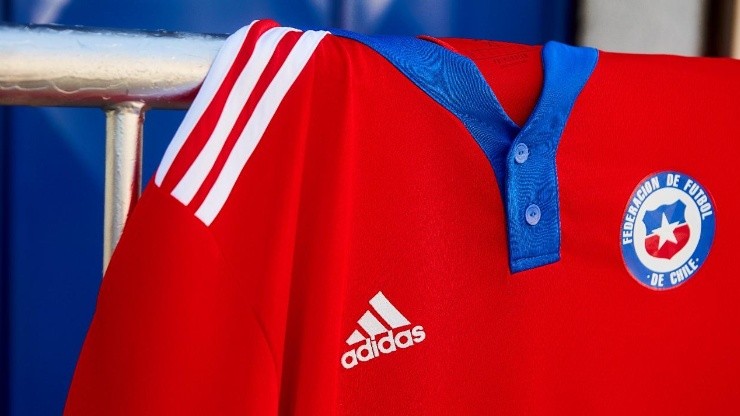 Adidas vuelve a vestir a La Roja.