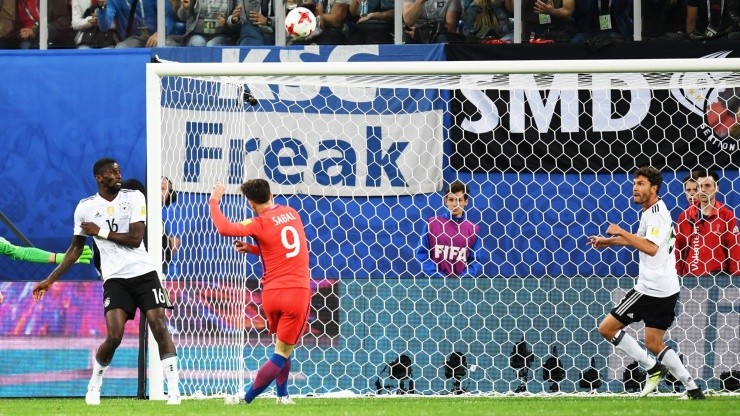 Ángelo Sagal desperdició un centro de Puch a seis metros del arco alemán, en el que pudo ser el empate para Chile en la final de la Copa de las Confederaciones de 2017