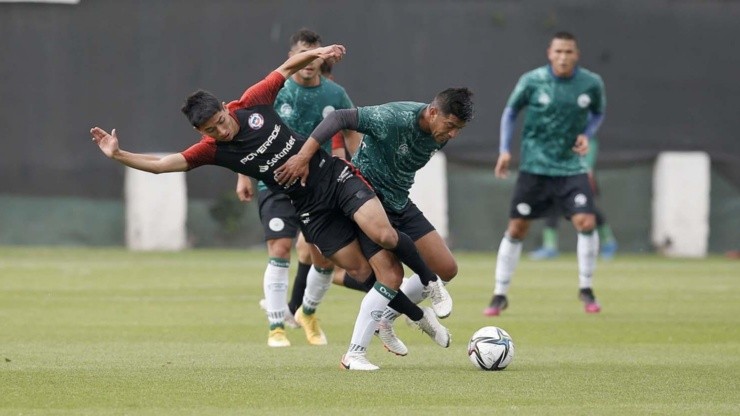 Chile sub 20 y amistoso frente a Rodelindo Román en amistoso.