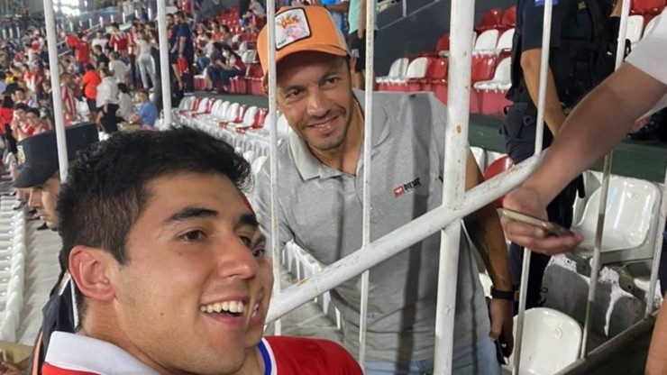 Marcelo Díaz apareció en el Defensores del Chaco para alentar a la Roja
