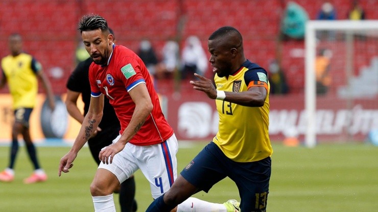 Mauricio Isla es uno de los retornos de la Selección Chilena ante Ecuador por la última jornada del 2021 de las Eliminatorias Sudamericanas al Mundial de Qatar 2022.
