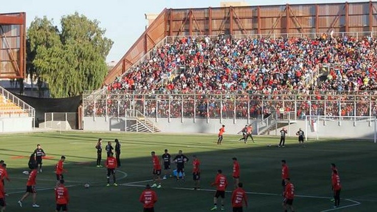 La selección chilena entrenó en Calama antes de visitar a Bolivia en 2017, experiencia que espera repetir, esta vez con una inédita localía ante Argentina
