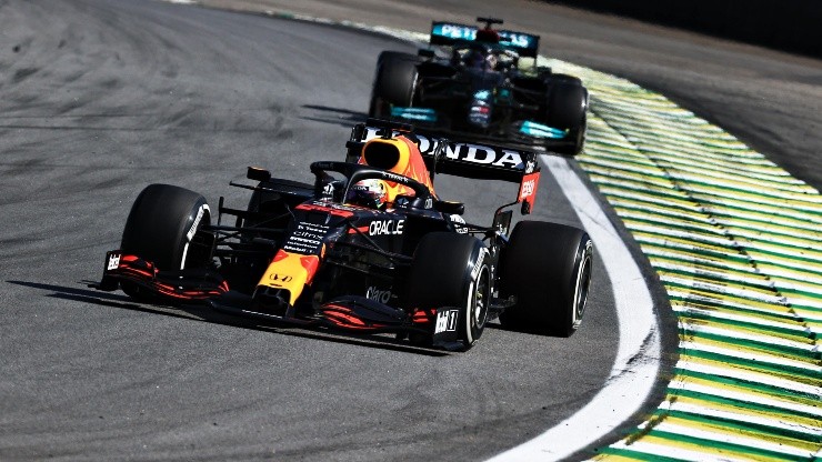 En el Gran Premio de Brasil, Lewis Hamilton se quedó con la victoria.