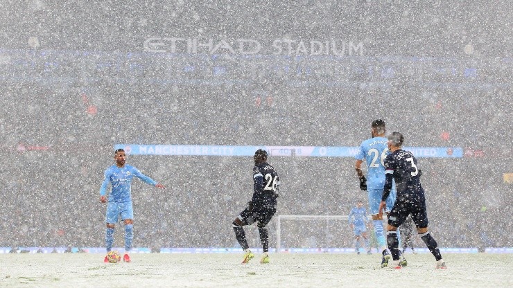 Triunfo del City contra el West Ham bajo la nieve.