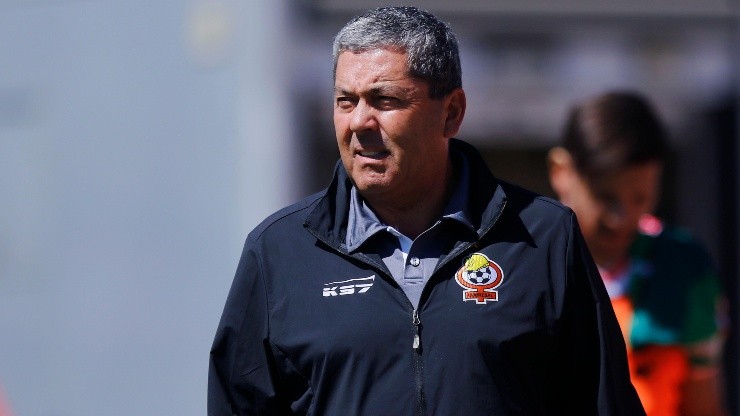 Gustavo Huerta renovó contrato con Cobresal y sigue el 2022.