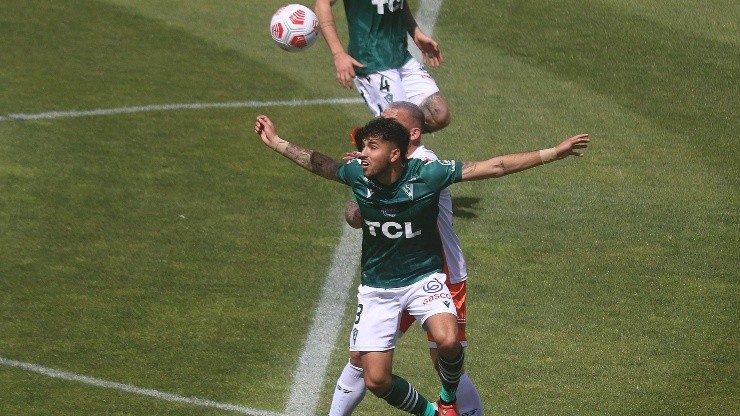 Daniel González regresa a la oncena de Wanderers tras una larga lesión.