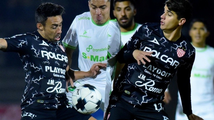 Jorge Valdivia y Ángelo Araos protagonizaron la goleada de Necaxa sobre Santos Laguna en la Liga MX