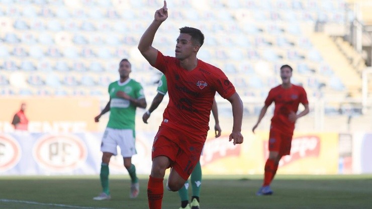 Alexander Aravena marcó su primer gol en Primera