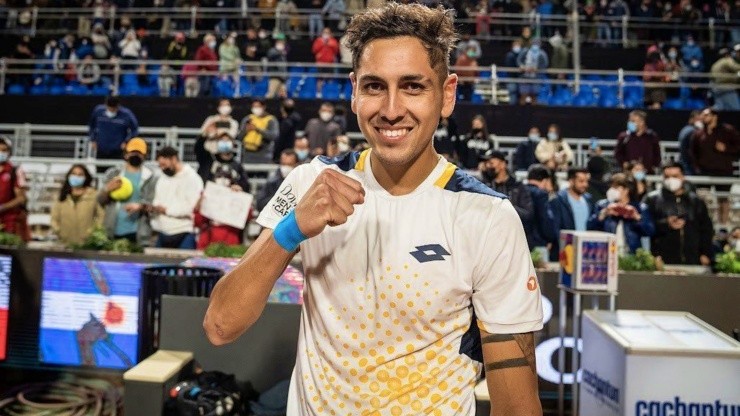 Alejandro Tabilo festejó con su público la victoria que le permite ingresar al Top 100 del Ránking ATP