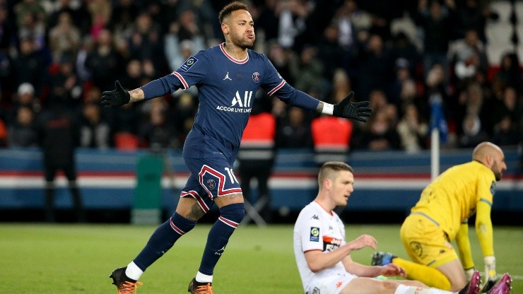 Neymar le anotó dos goles al Lorient