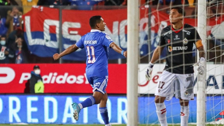 El Chorri Palacios volvió al gol para abrir el triunfo de Universidad de Chile.