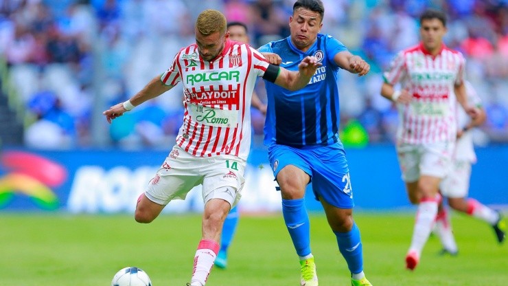 Morales jugó desde el inicio en Cruz Azul y Araos ingresó desde la banca en el segundo tiempo para defender a Necaxa.