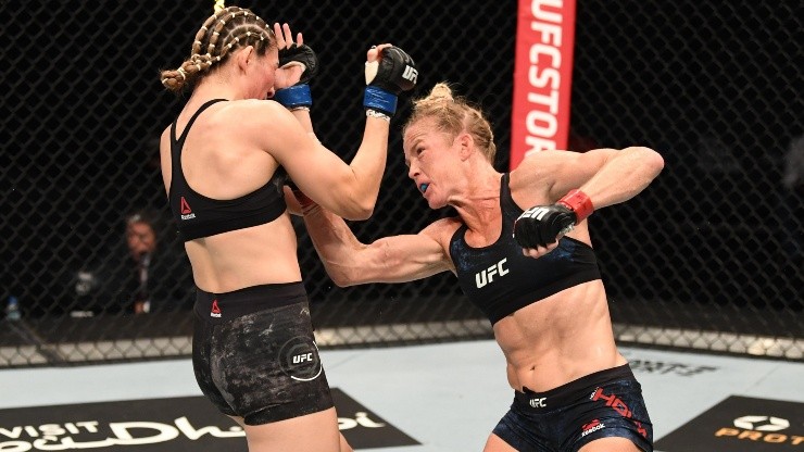 Holly Holm venció en 2020 a Irene Aldana, en su última pelea en la UFC