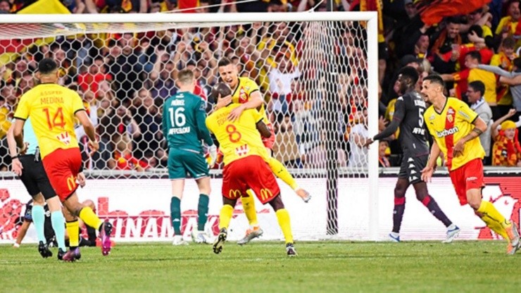 Lens jugó para Sampaoli contra Mónaco en el final de la League 1.