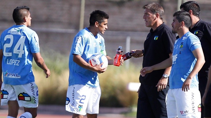 Leal fue capitán en el O'Higgins campeón del Apertura 2013, con el Toto como director técnico.