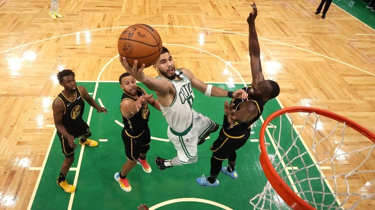 Curry and the Warriors will look to stop the Celtics and even the series at two wins each.