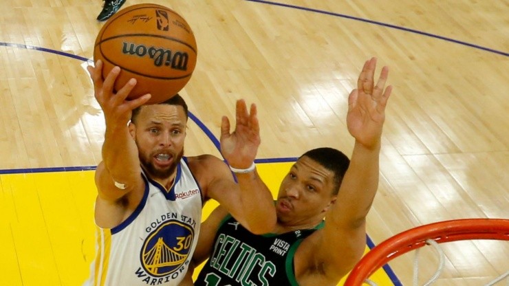 Los Warriors de Stephen Curry están a un triunfo de superar a los Celtics en las finales de la NBA.