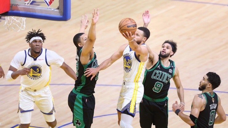 Curry apareció en modo MVP y fue clave para el triunfo de los Warriors en el Juego 5.