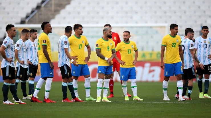 Las selecciones de Brasil y Argentina durante el papelón del 2021