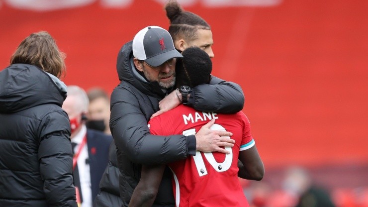 Sadio Mané junto a Jürgen Klopp en el Liverpool