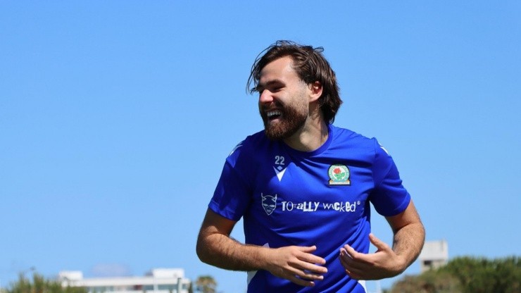 Brereton volvió sonriente a las prácticas de Blackburn que jugará un torneo en Portugal