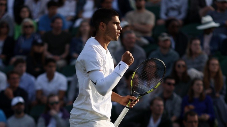 Carlos Alcaraz intenta abrirse paso en Wimbledon