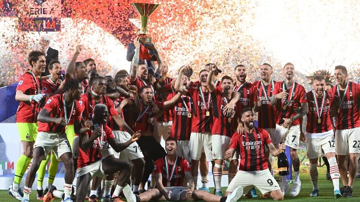 Los rossoneros cortaron una sequía de más de diez años para coronarse campeones de la Serie A.