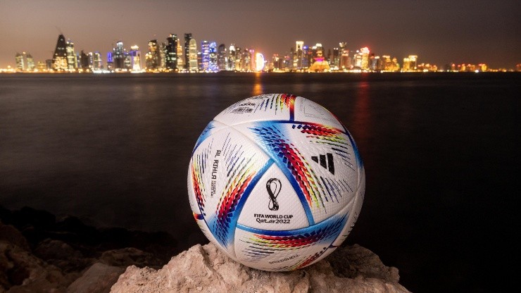 Una vista tal como lo aprecia el balón oficial es la que tendrá un chileno que podrá presenciar la final del Mundial de Qatar 2022.
