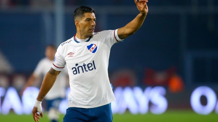 Luis Suárez volvió oficialmente a Nacional y sumó minutos en la Copa Sudamericana