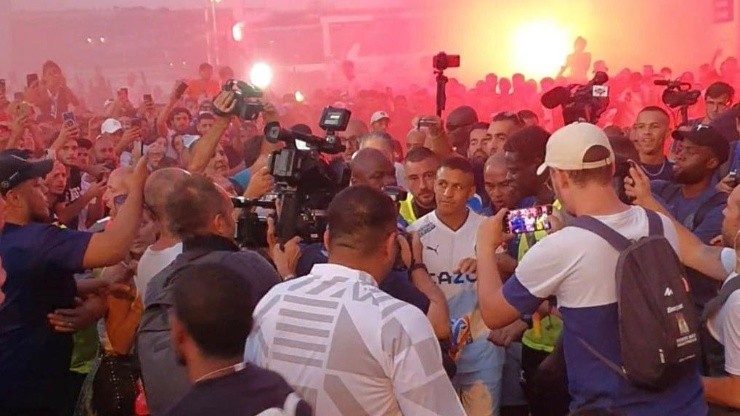 Alexis llega a Francia para fichar por el Olympique de Marsella