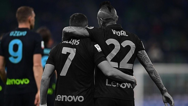 El Inter ya tiene nuevo 22 y el 7 sigue libre tras las salidas de Arturo Vidal y Alexis Sánchez.