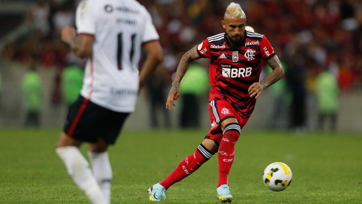 Arturo Vidal será titular este miércoles en el Flamengo