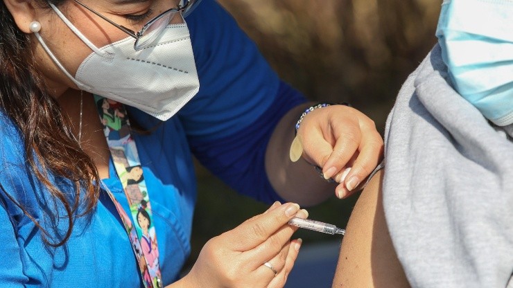 Minsal confirma vacunación con quinta dosis para este año