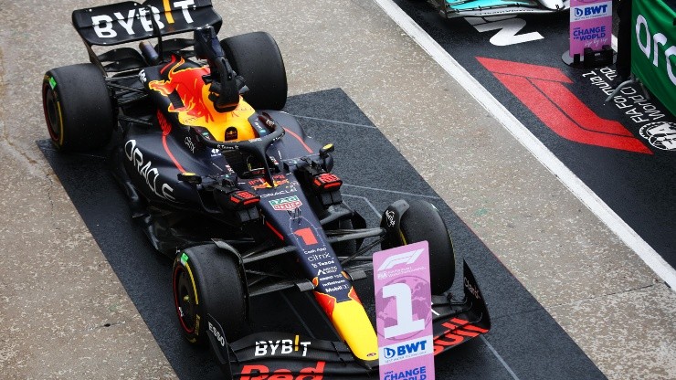 Max Verstappen terminó la primera parte de la temporada como líder en pilotos con ocho triunfos.