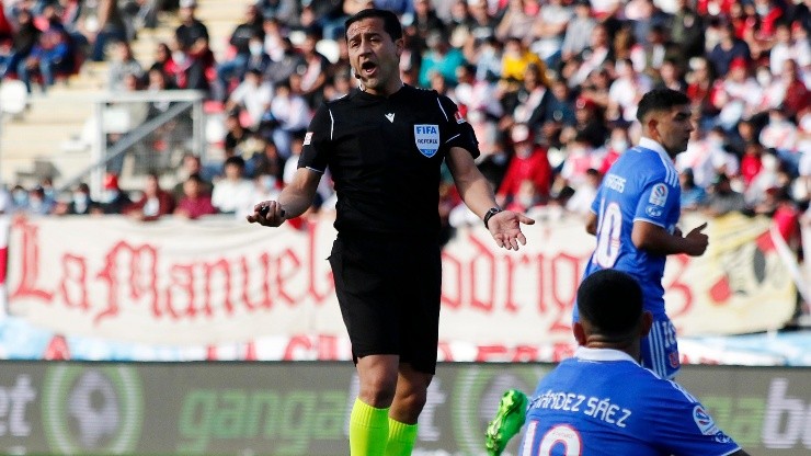 Felipe González arbitrará la vuelta entre la UC y la U por Copa Chile