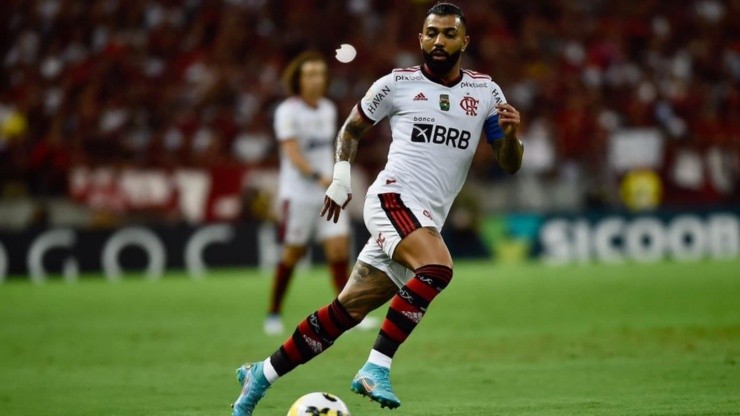 Flamengo cayó de manera agónica con Fortaleza y ve cada vez más lejos el liderato del Brasileirao