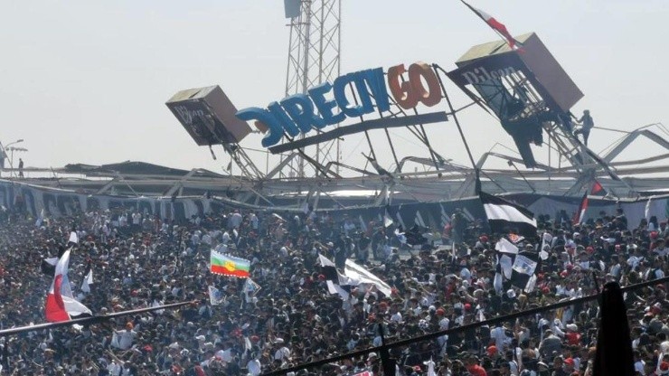 Techo del estadio Monumental colapsa y se viene abajo.