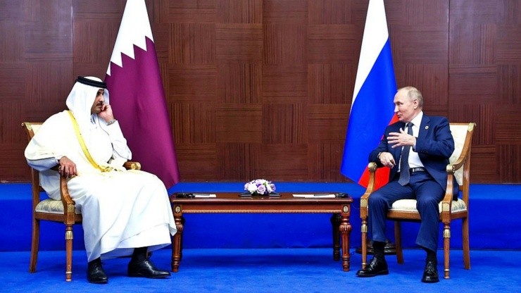 El emir de Qatar se reunió con Vladimir Putin en plena guerra entre Rusia y Ucrania y le agredeció su apoyo para el Mundial 2022