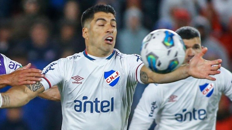 Nacional se queda con la tabla anual de Uruguay gracias al golazo de Luis Suárez.