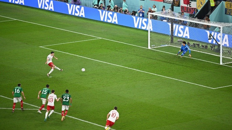 DT de Polonia respalda a Lewa tras el penal perdido en el debut contra México.