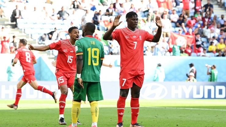 Breel Embolo marcó el gol del triunfo de Suiza ante Camerún, el país en el que nació.