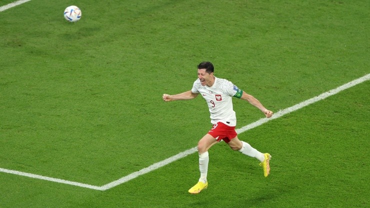 Robert Lewandowski y la efusiva celebración luego de marcar su primer gol en un Mundial: fue en el 2-0 de Polonia sobre Arabia Saudita por la segunda fecha del Grupo C en Qatar 2022.