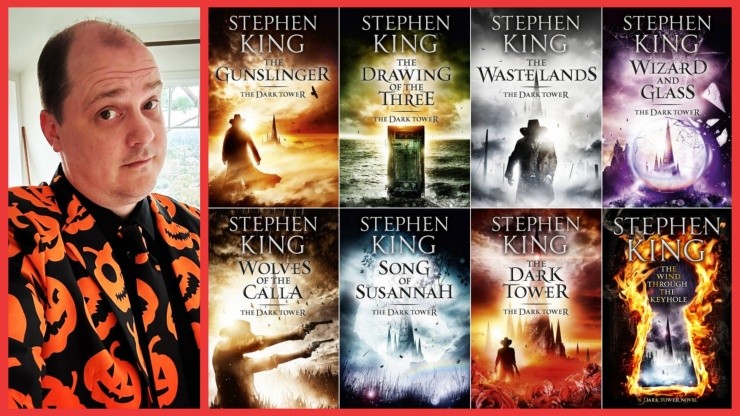 Mike Flanagan y los libros de la saga The Dark Tower, de Stephen King.