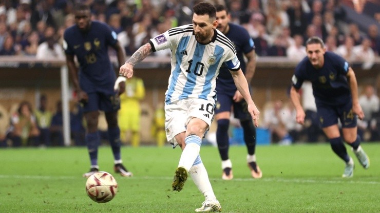 Lionel Messi abrió la cuenta en la final del Mundial de Qatar 2022.