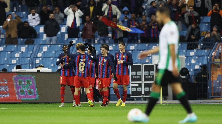 Claudio Bravo fue titular en la derrota del Betis ante Barcelona por la semifinal de la Supercopa de España.