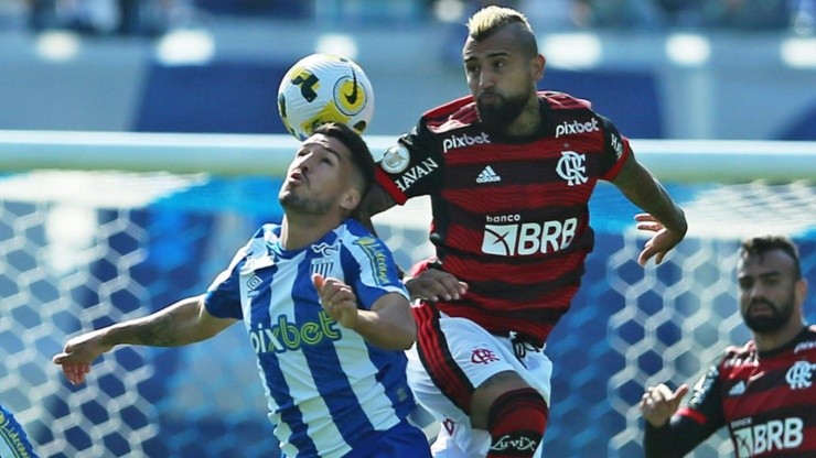 Ex mediocampista de Fluminense dice que Arturo Vidal no es "un gran jugador".