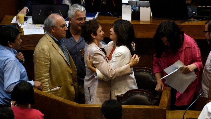 Rechazan acusación constitucional contra ex ministra Ríos