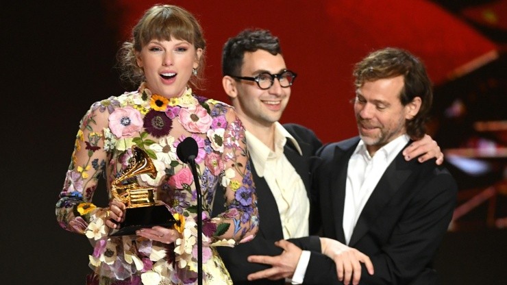 ¿En qué categorías de los Grammy está nominada Taylor Swift?