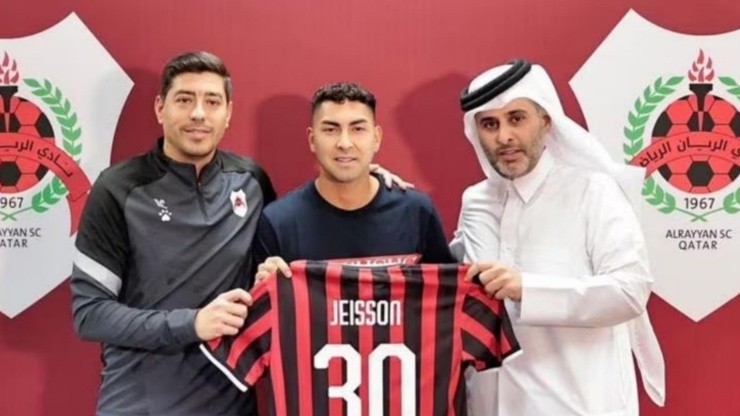 Jeisson Vargas es presentado con la dorsal número 30 en su nuevo club.